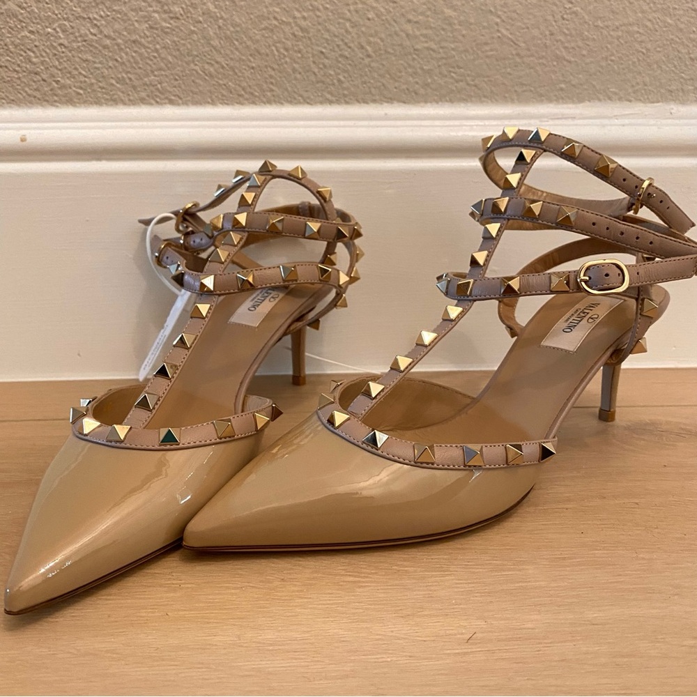 Valentino Garavani Nude Heels